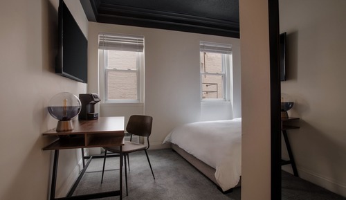 Standard Room, 1 Queen Bed