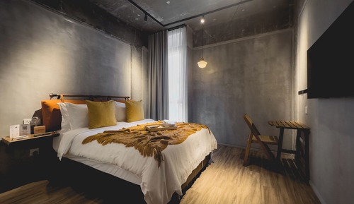 Standard Room, 1 Queen Bed