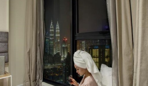 Deluxe King Suite, Twin Tower View