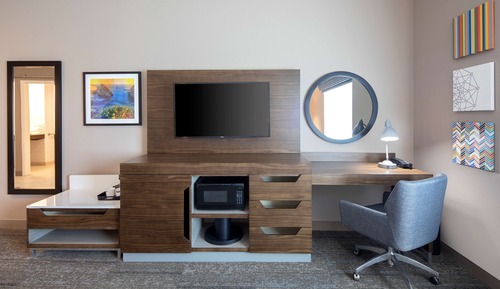 Room, 1 King Bed, Refrigerator & Microwave