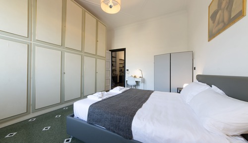 Apartment (4 Bedrooms)