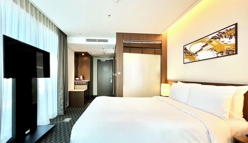 Deluxe Room, 1 Queen Bed, Non Smoking