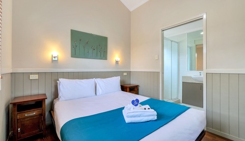 Cabin, 1 Queen Bed (Palm)