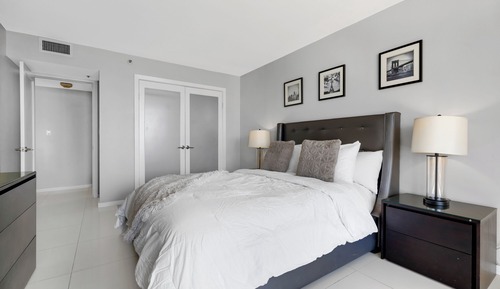 Apartment (3 Bedrooms)