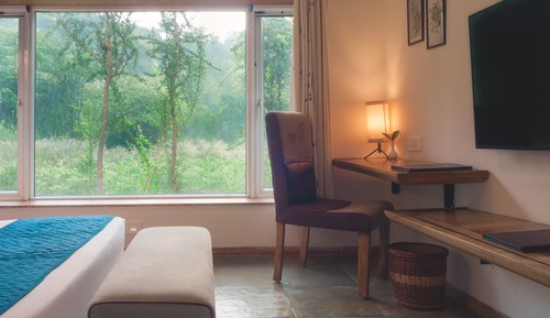 Luxury Cottage, 1 King Bed, Hill View
