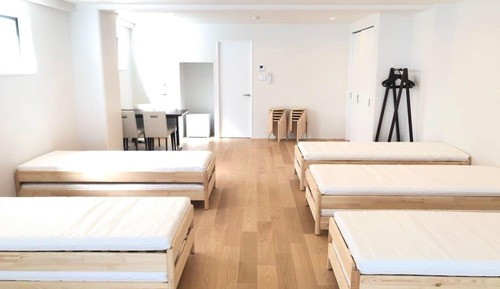 Apartment (202)