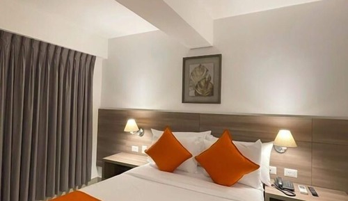 Superior Room, 1 Double Bed, Mobility Accessible, Non Smoking (Roll-in Shower)