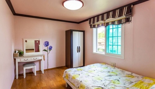 Family Room (Montparnasse)