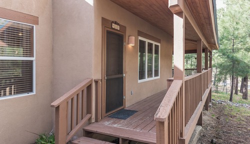 Studio (2 Bedrooms)