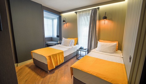 Standard Twin Room