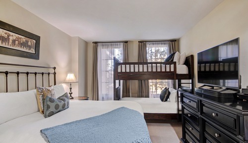 Room, 2 Bedrooms, Valley View (Residence)