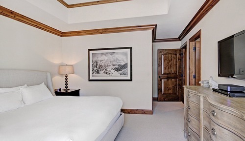 Room, 4 Bedrooms, Mountain View (Residence)