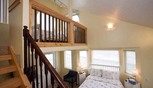 Bluffview Lodge Room #30 (1 King, Loft with 1 Queen, 1 Twin upstairs)    