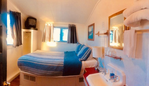 European Style Rm #6 (Shared Bath) (1 double bed, upstairs)