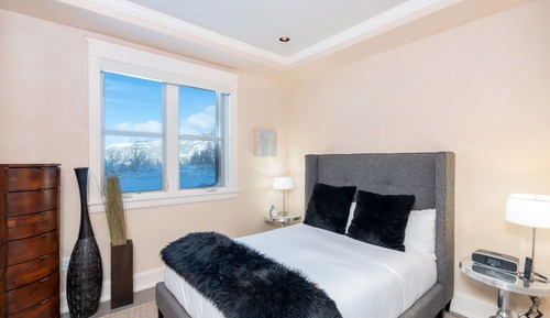 Room, 4 Bedrooms (W303)