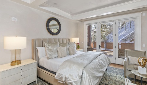 Room, 4 Bedrooms (Slopeside Residence)