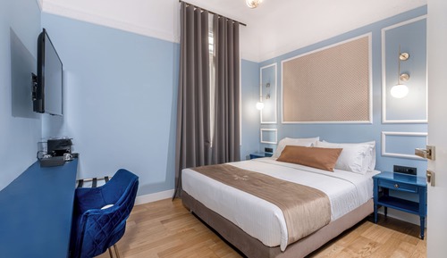 Deluxe Suite