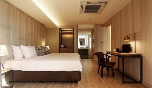 Nares Suite Room