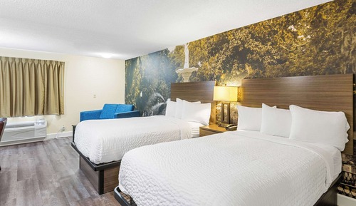 Suite, 2 Queen Beds, Non Smoking