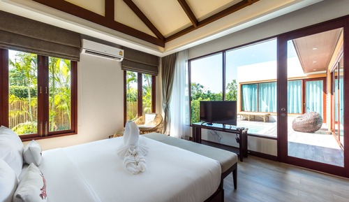 Grand Pool Villa