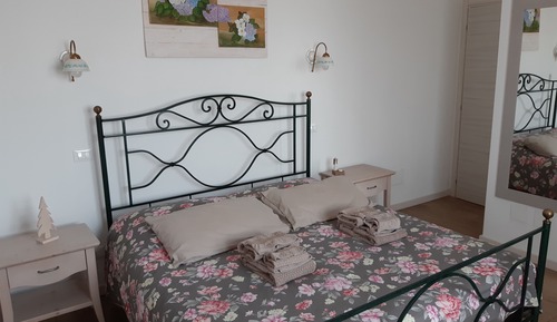 Classic Double Room, Ensuite, Hill View