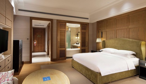 Deluxe Room, 1 King Bed, Balcony