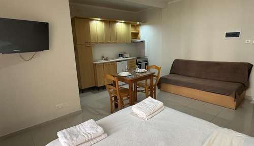 Studio Suite (Sleeps 2)