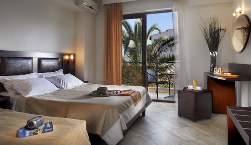 Comfort Triple Room