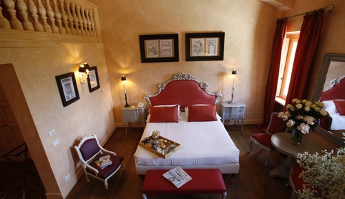Deluxe Room (with mezzanine)