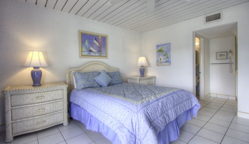 Condo, 2 Bedrooms, Poolside