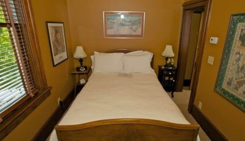 Room (Amber's)