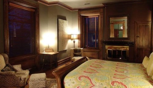 Room (Safari Den)
