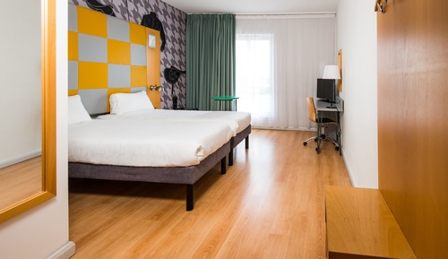 Room, 2 Twin Beds (The Duet)