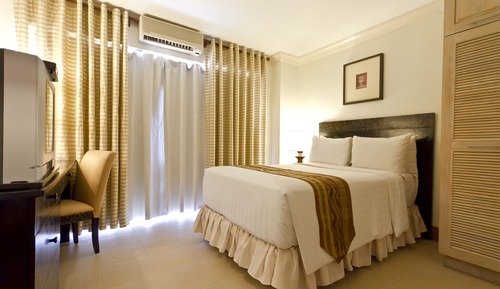 Deluxe Suite (3-bedroom)