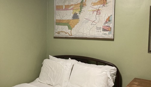 3C - Full bed, Private Bath across the hall