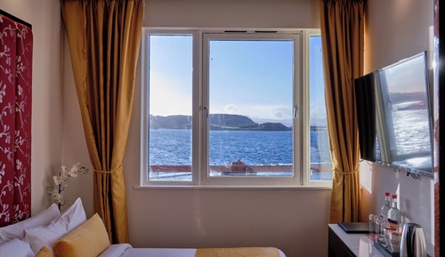 Petite Single Room