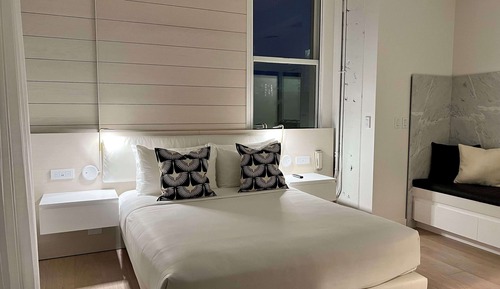 Premium Suite, 1 Queen Bed with Sofa bed (VIP)