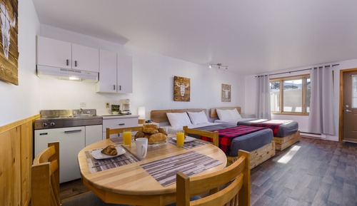 Family Studio, 2 Queen Beds