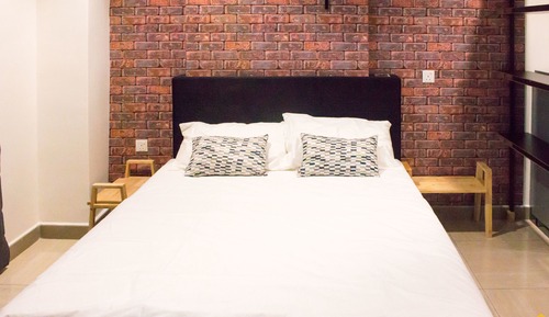 2 Bedrooms Dual Key with 3 Queen Beds