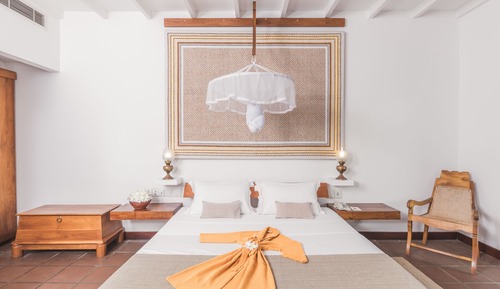 Suite with All Meals and Treatments