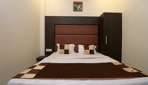 Single Room, 1 Queen Bed
