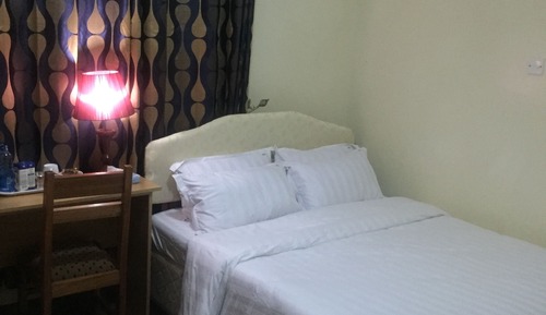 Comfort Room, 1 Queen Bed