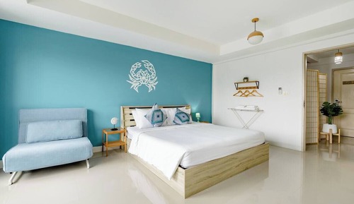 Standard Room with Shared Bathroom