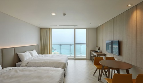 [Late Vacation PKG] Resort Family(Kitchen/Ocean view) - Infinity Pool Tickets for 3 people