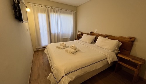 Basic Room, 1 Queen Bed