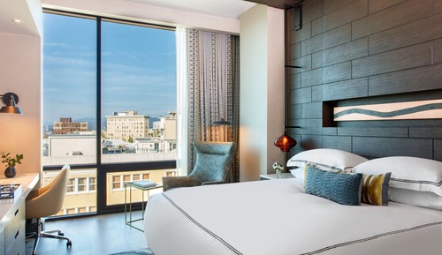 Room, 1 King Bed, Mountain View