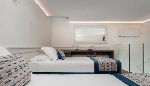 Duplex, Partial Sea View