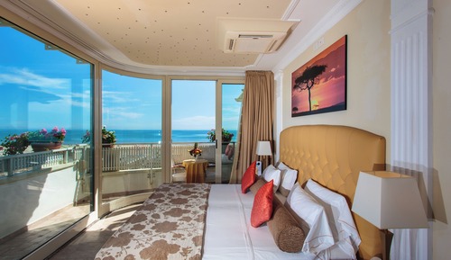 Suite with sea view