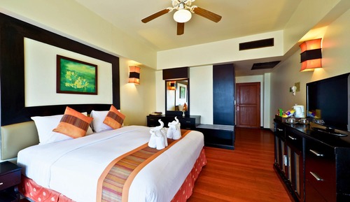 Deluxe Room (Building)