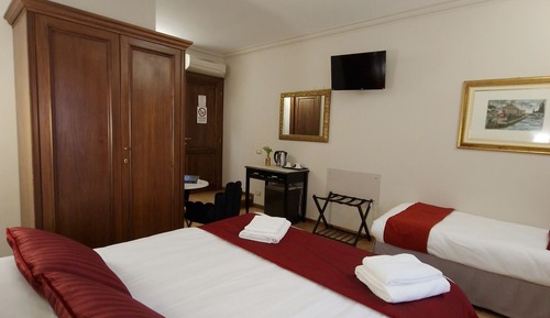 Triple Room
